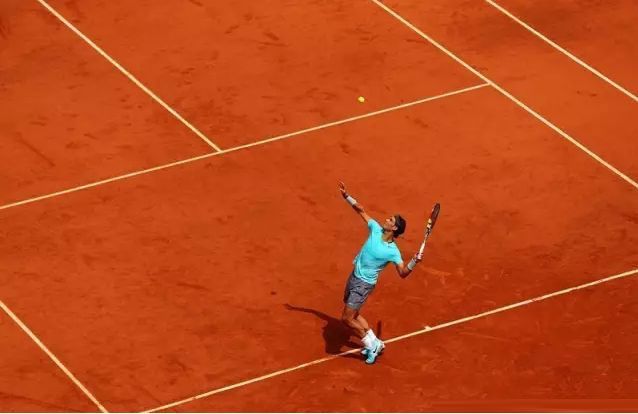 網球場場地的材質有哪幾種？